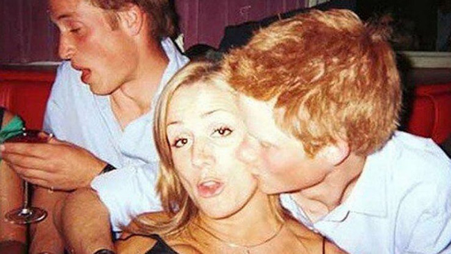 Những bức ảnh tiết lộ cuộc sống phóng túng của các thành viên Hoàng gia Anh, từng một thời gây tranh cãi dữ dội-5