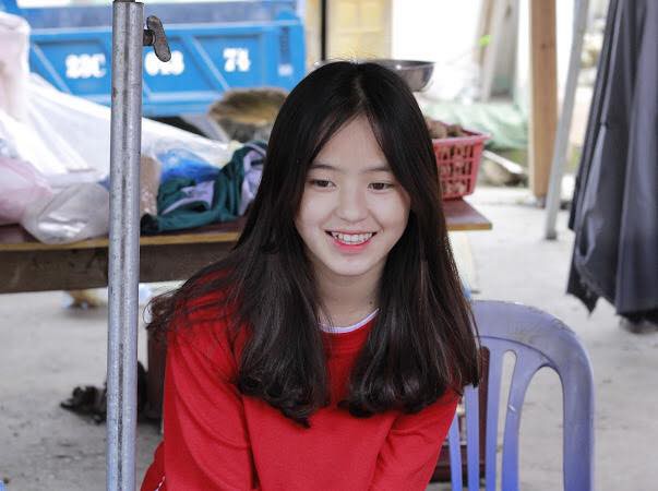 Em gái bán lê ở Hà Giang bất ngờ nổi tiếng mạng xã hội, phượt thủ nào đi ngang cũng muốn chụp ảnh chung-2