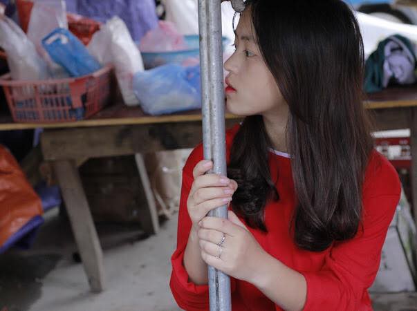 Em gái bán lê ở Hà Giang bất ngờ nổi tiếng mạng xã hội, phượt thủ nào đi ngang cũng muốn chụp ảnh chung-3