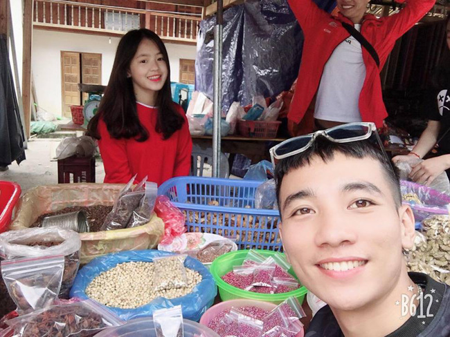 Em gái bán lê ở Hà Giang bất ngờ nổi tiếng mạng xã hội, phượt thủ nào đi ngang cũng muốn chụp ảnh chung-10