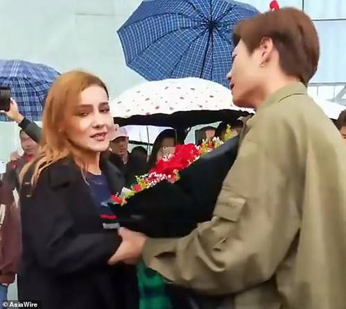 Đem Lamborghini đi cầu hôn nhưng vẫn bị từ chối, hành động của chàng trai gây sốc-3