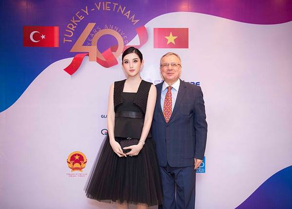 Á hậu Huyền My yêu kiều dự sự kiện với cây đen sang trọng-4