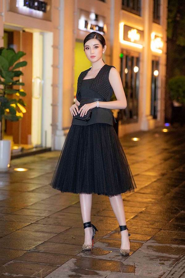 Á hậu Huyền My yêu kiều dự sự kiện với cây đen sang trọng-8