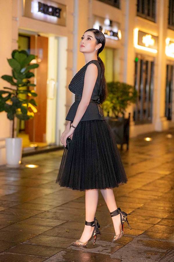 Á hậu Huyền My yêu kiều dự sự kiện với cây đen sang trọng-9