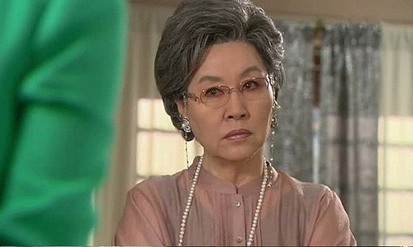 Mẹ chồng đuổi tôi ra khỏi nhà để rước bồ nhí của chồng về, nhưng sau đó tôi lại cảm ơn bà không hết-1