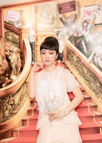 HH Giáng My đẹp tựa nữ thần đốn tim khán giả khi đi chấm thi Hoa hậu-10