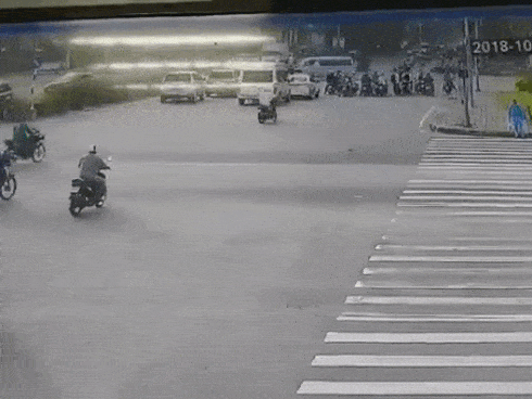 Bi hài những vụ đánh ghen đình đám: Cuộc chiến giật tóc của các quý cô-2