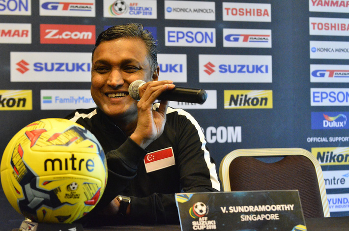 Vén màn 4 đối thủ của HLV Park Hang Seo: Từ HLV bàn phím đến tướng quân du mục-4