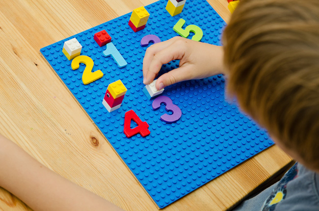 5 kỹ năng toán học trẻ ở tuổi mẫu giáo cần nắm được, bố mẹ có thể dạy qua các hoạt động hàng ngày-2