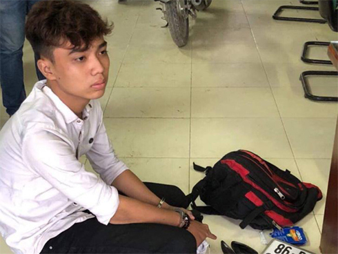 Nghi phạm 15 tuổi sát hại tài xế GrabBike cướp tài sản khai gì?-3