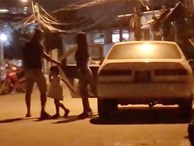 Lý do bất ngờ xe biển xanh chở phụ nữ, trẻ em bật đèn ưu tiên, bấm còi inh ỏi trên đường phố Sài Gòn