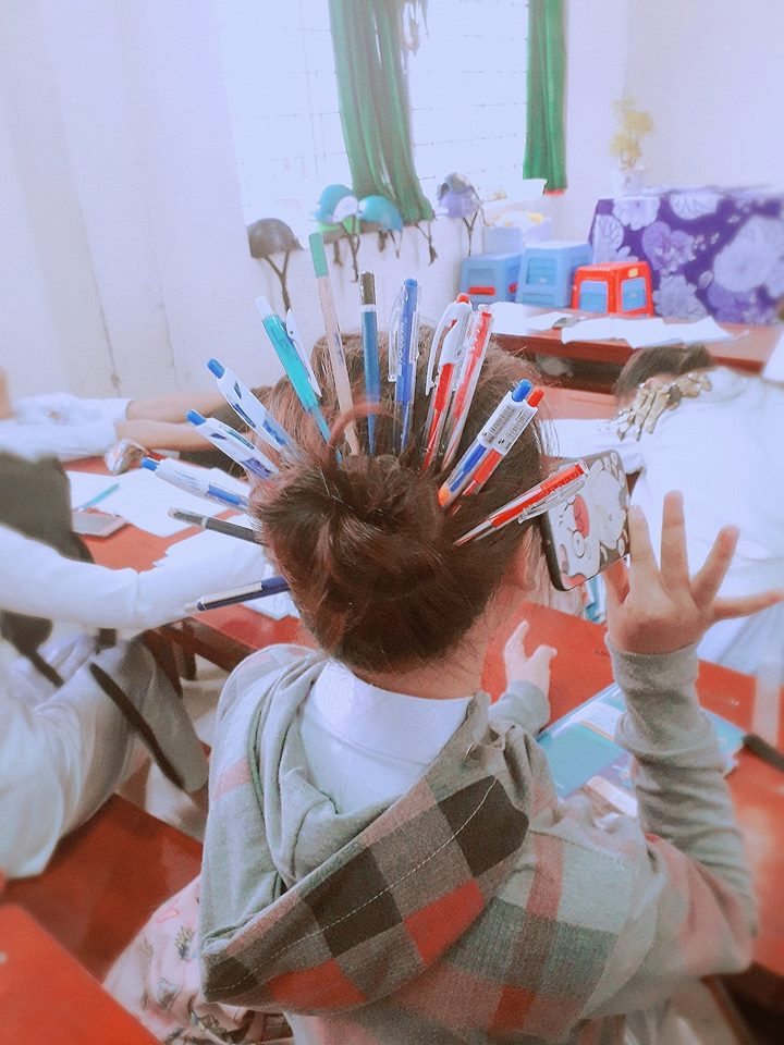 Trào lưu Quý phi bút bi xâm chiếm trường học, bạn đã thử chưa?-2