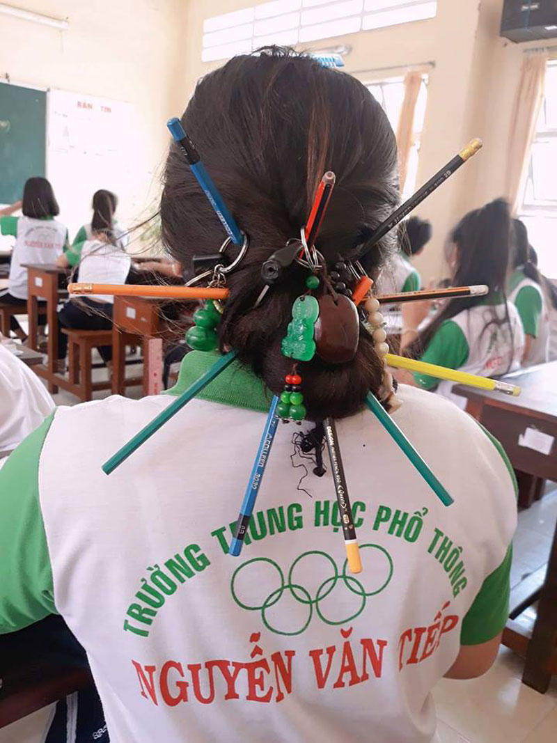 Trào lưu Quý phi bút bi xâm chiếm trường học, bạn đã thử chưa?-8