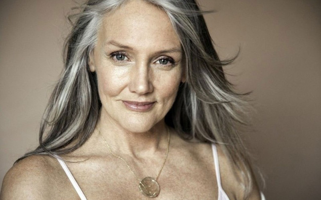 Cindy Joseph: Người phụ nữ không sợ già, ngoài 50 tuổi tìm thấy tình yêu và trở thành người mẫu nổi tiếng thế giới-1