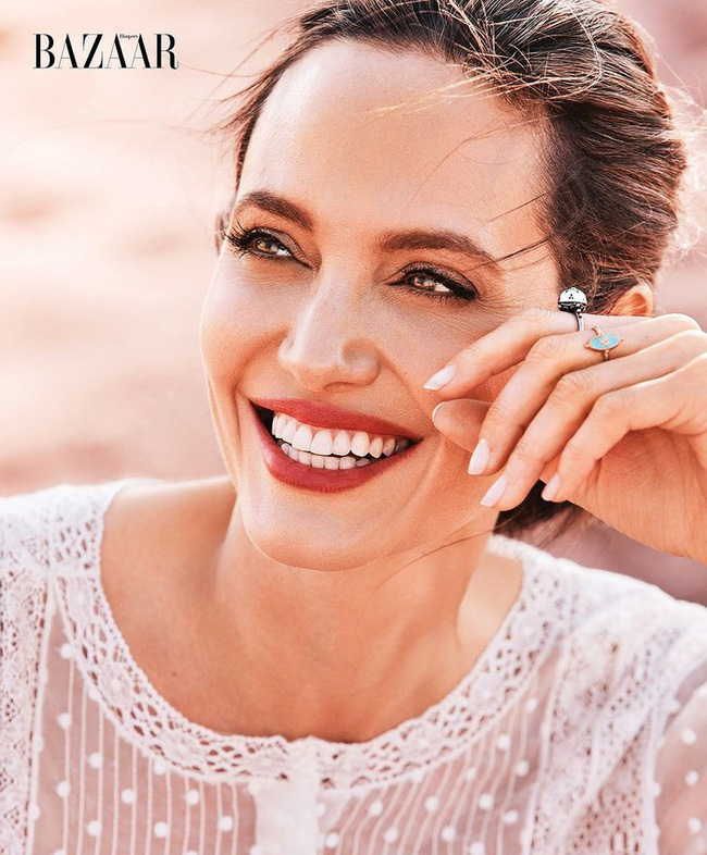 Nhìn cách Quỳnh Anh, Angelina Jolie... đi qua tan vỡ để hiểu: Phụ nữ thông minh tự biết cách tỏa hương mà không cần một tình yêu méo mó-4