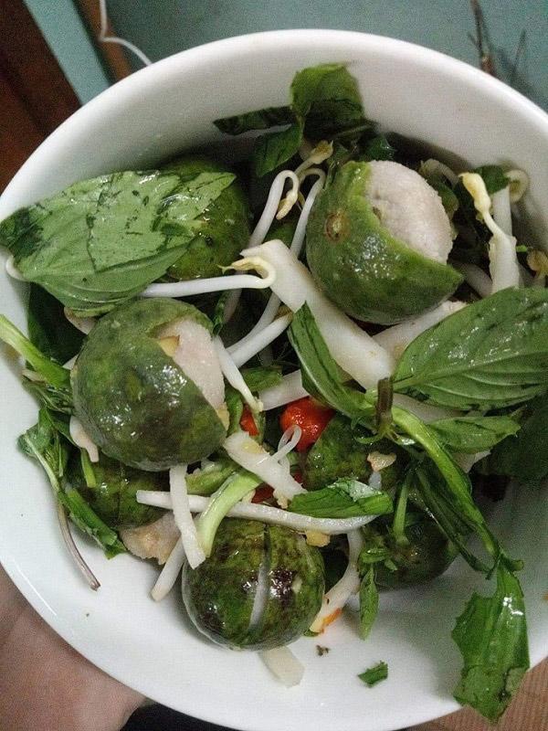 Khoe món ăn độc giữa đêm khuya, chàng trai khiến dân mạng phản đối vì ướt bàn phím-4