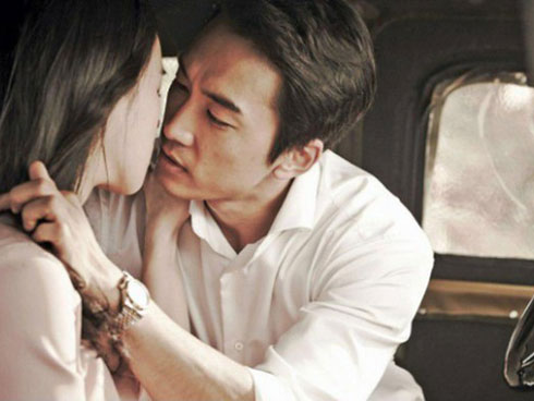 Muốn về ngoại dịp Tết Dương lịch, vợ trẻ nhận cái tát cháy mặt từ người chồng gia trưởng-3