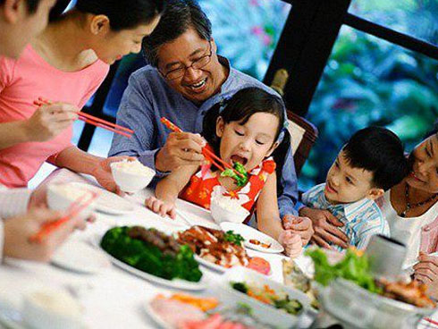 Bố chồng làm khó khiến nàng dâu khốn khổ, nhưng sau cùng cô lại hành động khiến ông không thể trách móc-4