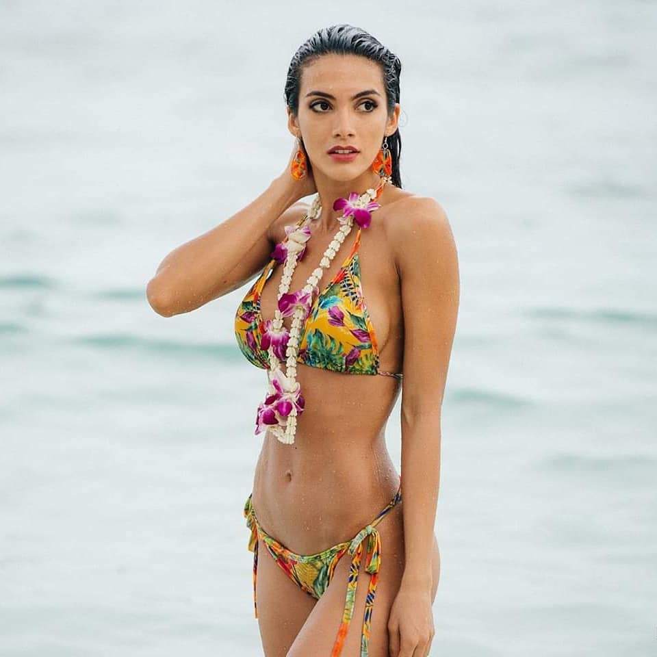 Tân Hoa hậu ngất xỉu: Đẹp như nữ thần Hy Lạp, nhưng bất ngờ hơn là body và profile không vừa của cô-12