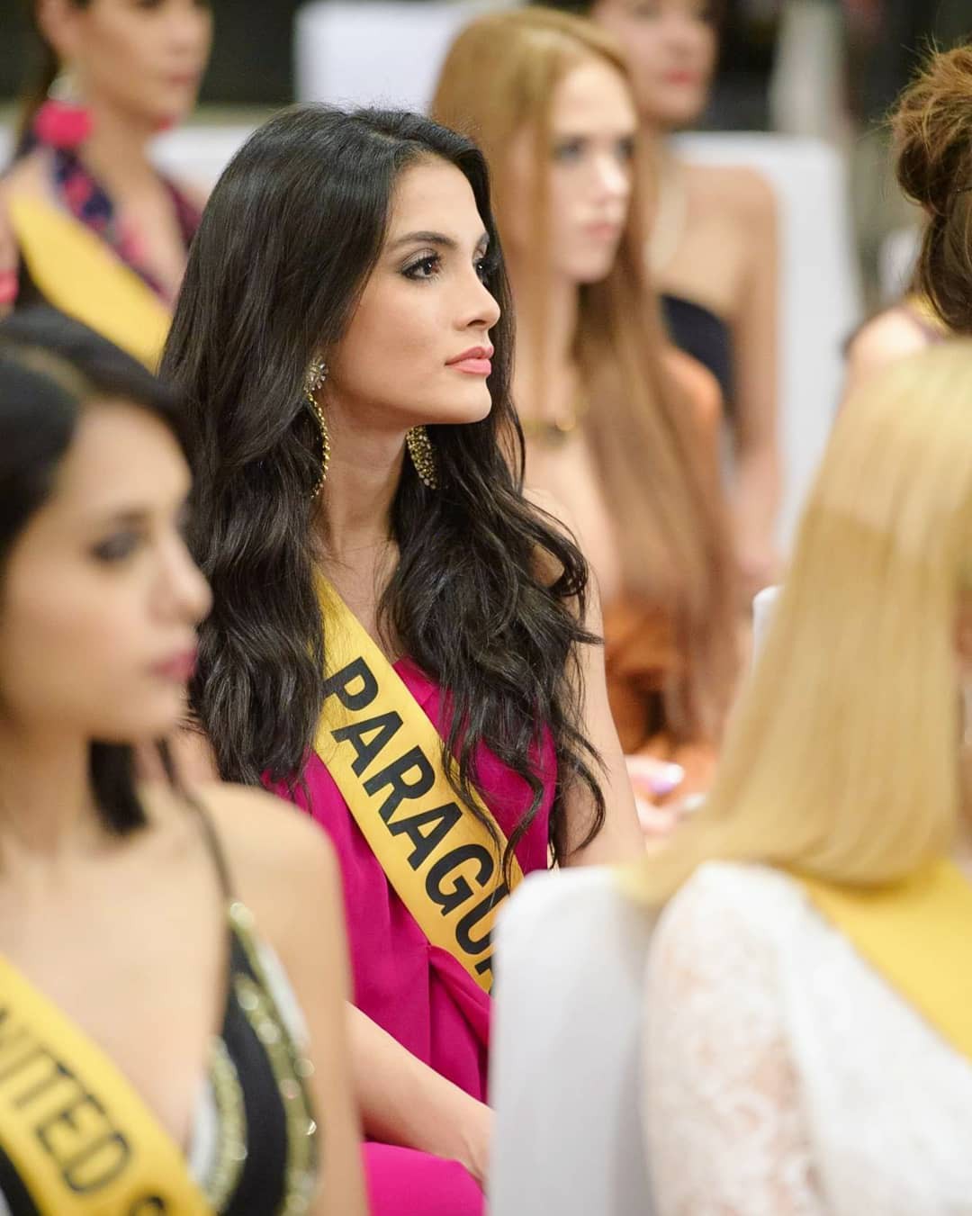 Tân Hoa hậu ngất xỉu: Đẹp như nữ thần Hy Lạp, nhưng bất ngờ hơn là body và profile không vừa của cô-10