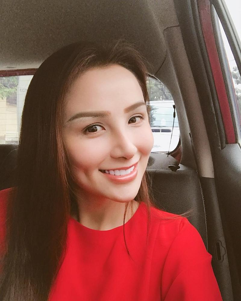 Xuất hiện lạ hoắc thế này, bạn có nhận ra đây là Hoa hậu nổi tiếng nào của showbiz Việt?-13
