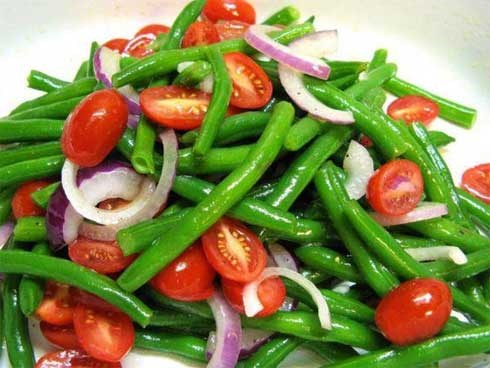 Một gia đình 6 người bị trúng độc phải nhập viện chỉ vì xào rau không đúng cách