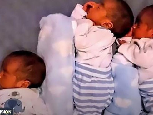 Bé gái 13 tuổi bị cưỡng hiếp rồi mang bầu mà không biết, đến khi sinh con lại thêm một lần choáng váng