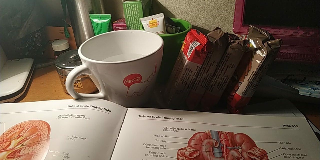 Chưa đến cuối tháng mà sinh viên đã đua nhau khoe những bữa cơm chan nước mắt, thiếu thốn đủ thứ-2