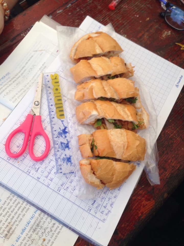 Chưa đến cuối tháng mà sinh viên đã đua nhau khoe những bữa cơm chan nước mắt, thiếu thốn đủ thứ-3