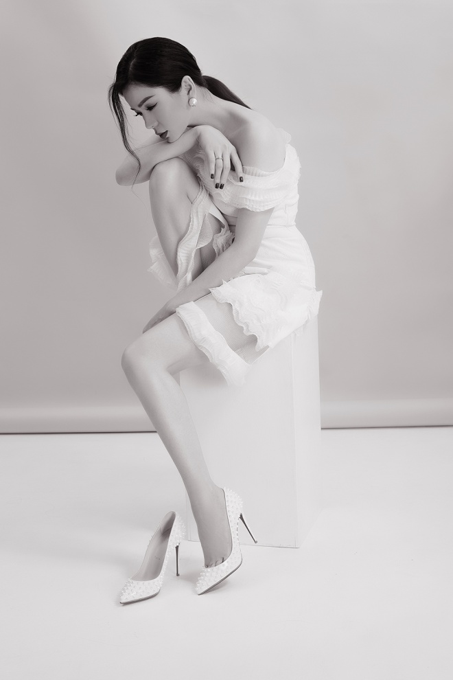 Lệ Quyên gây sốt vì vóc dáng quá nóng bỏng trong loạt ảnh mới-4