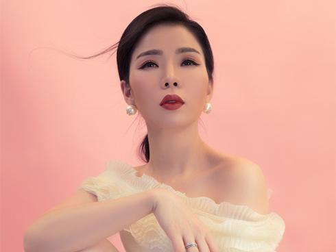 Mặc dù mũi không còn cao như trước, nhưng Lệ Quyên lại xinh đẹp và trông tự nhiên” hơn-3