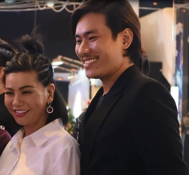 Kiều Minh Tuấn và Cát Phượng rạng rỡ đi dự sự kiện nhưng lại cố tình giữ khoảng cách với nhau-4