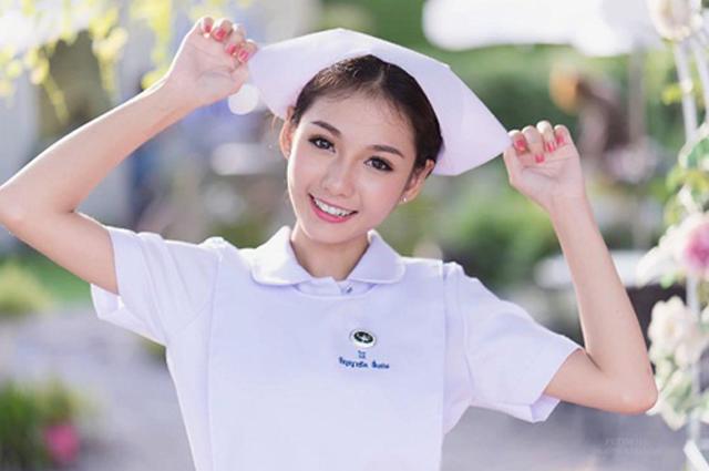Nữ y tá xinh đẹp nhất Thái Lan đã bị bệnh viện sa thải-3