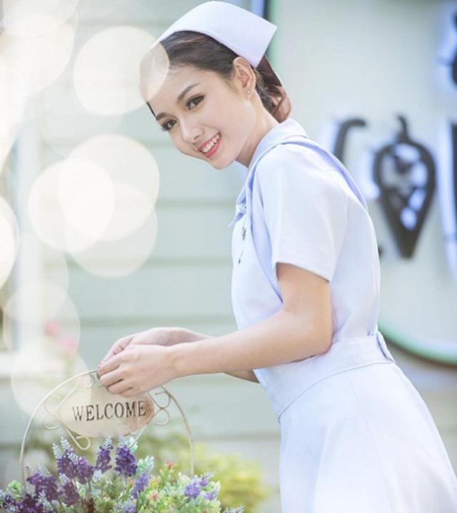 Nữ y tá xinh đẹp nhất Thái Lan đã bị bệnh viện sa thải-4