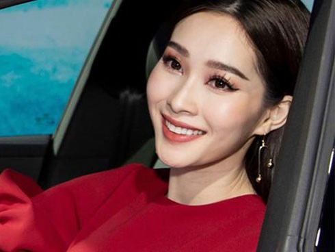 Xinh đẹp là thế, HH Đặng Thu Thảo vẫn bị các thánh soi tăm tia bởi lỗi trang điểm này