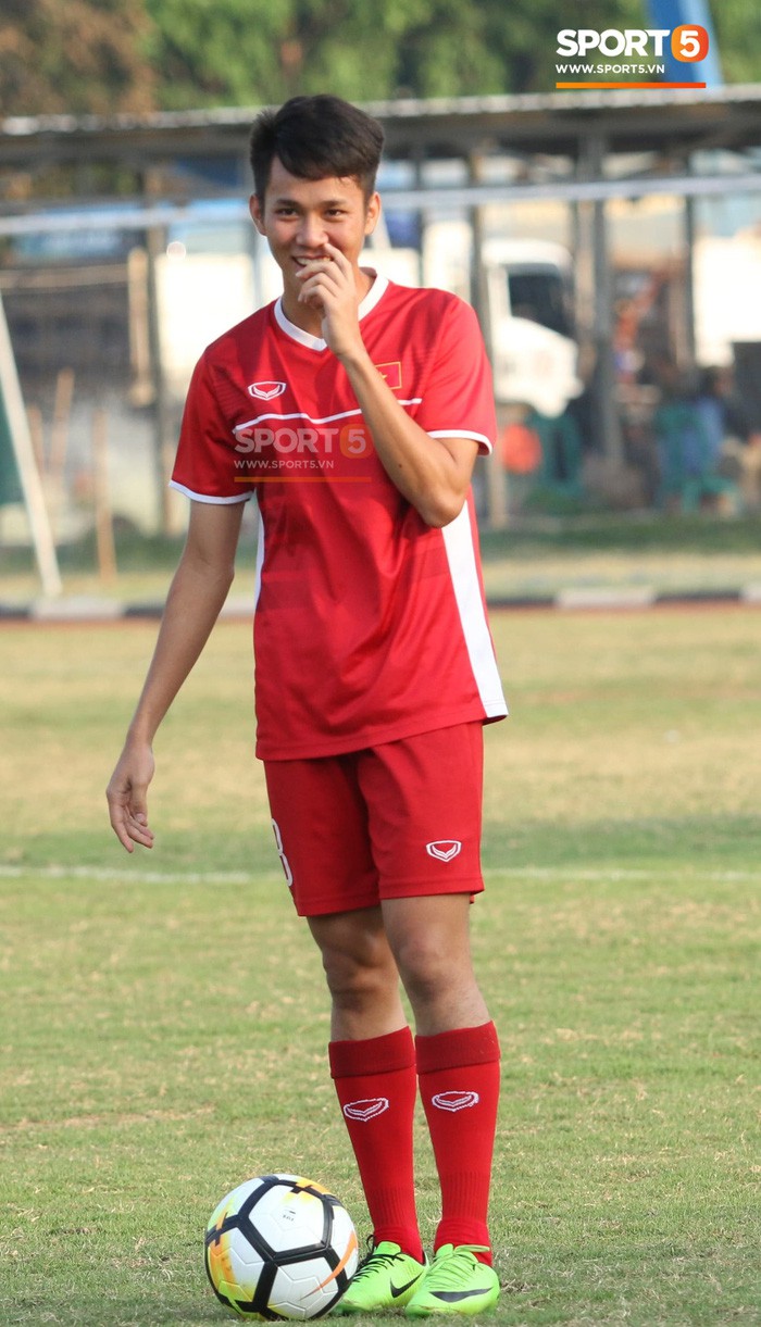 Thêm một Hot boy U19 với nụ cười ngọt ngào, được ví là hậu duệ của Văn Toàn-3