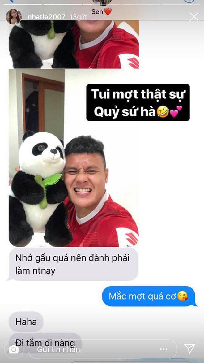 Cầu thủ U23 tập huấn nước ngoài: Người được bạn gái thăm nom, người ngập trong thính thơm mỗi ngày-4