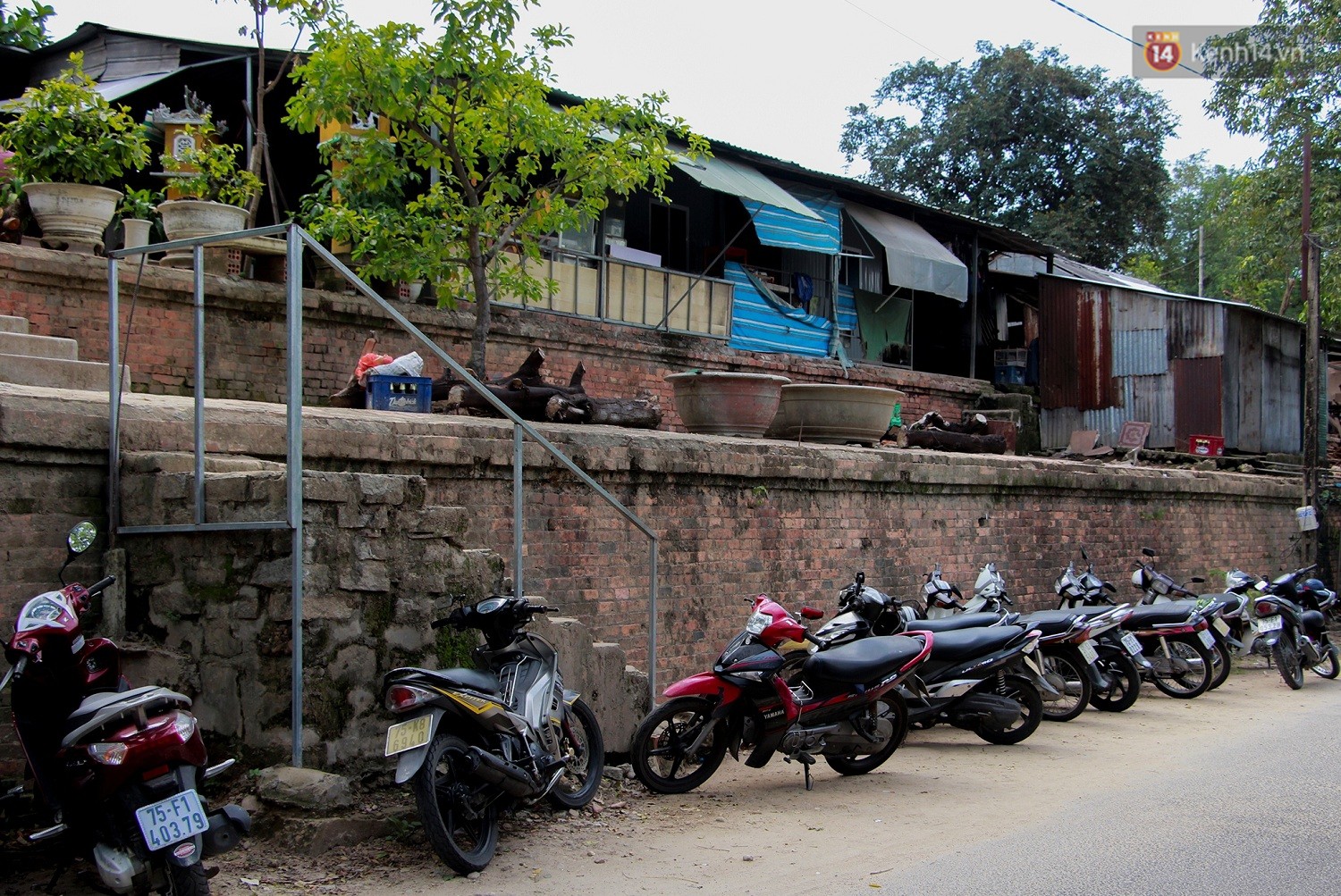 Khu ổ chuột của hơn 15.000 người sống treo trên di sản thế giới ở Kinh thành Huế-3