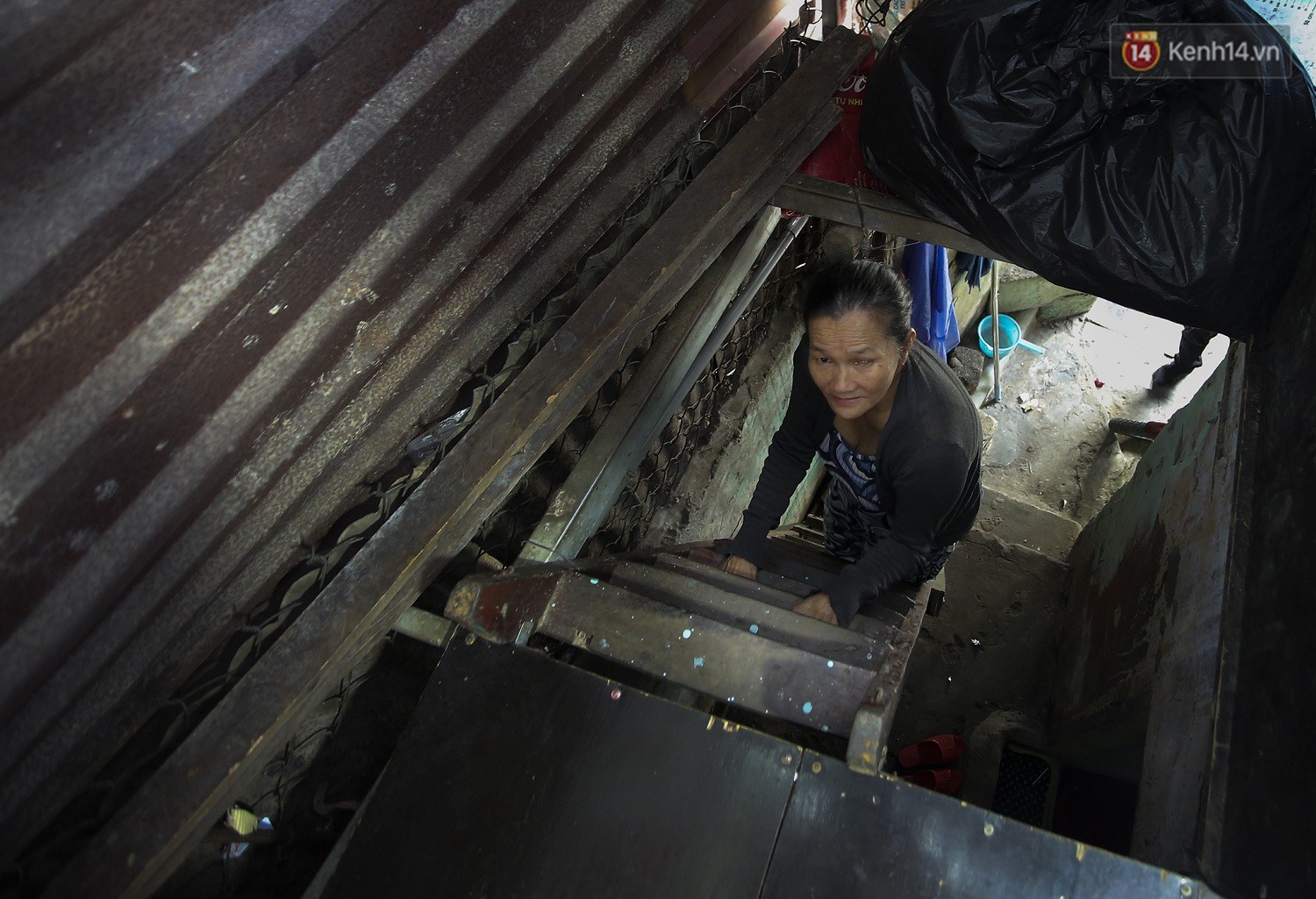 Khu ổ chuột của hơn 15.000 người sống treo trên di sản thế giới ở Kinh thành Huế-8
