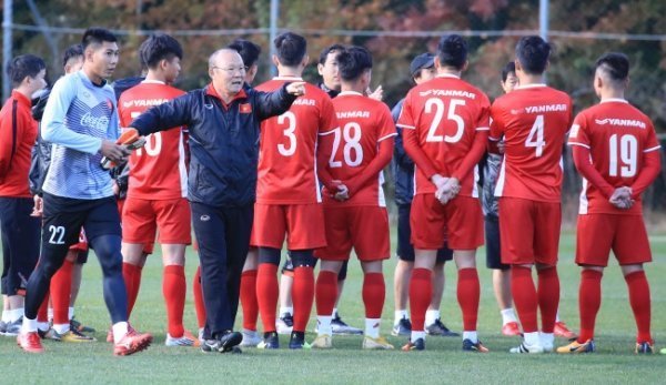 AFF Cup còn 12 ngày: HLV Park Hang Seo lo toan gì?-1