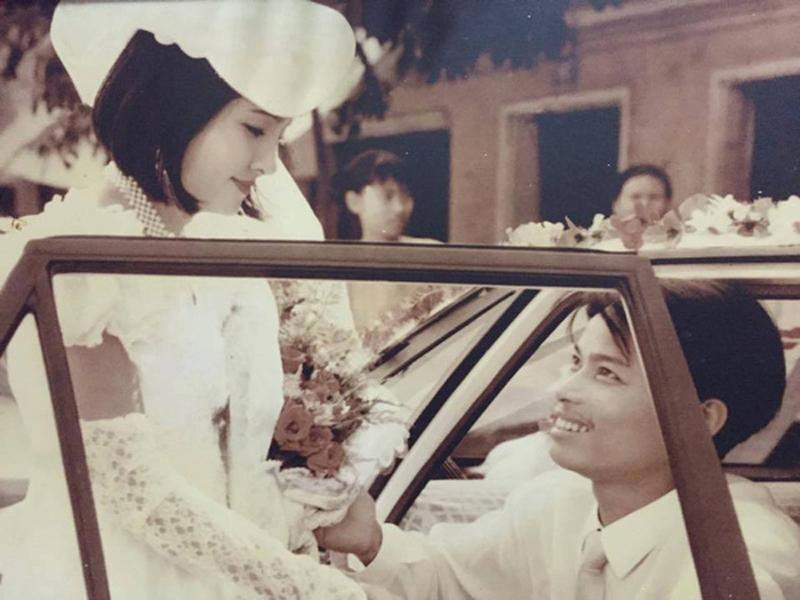Thật bất ngờ khi phụ nữ Việt xưa mặc váy cưới cầu kỳ, phụ kiện đẹp như Hoàng gia Anh-13