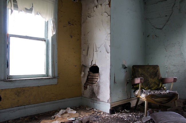 Đột nhập những ngôi nhà ma ám đáng sợ nhất không ai dám ở-12