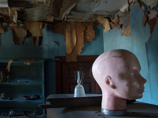 Đột nhập những ngôi nhà ma ám đáng sợ nhất không ai dám ở-27