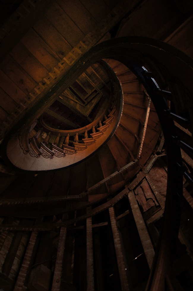 Đột nhập những ngôi nhà ma ám đáng sợ nhất không ai dám ở-30