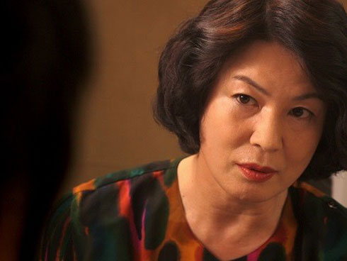 Tham lấy chồng giàu nhưng già, cô vợ trẻ phải khổ sở với những chiêu trò của chồng mỗi đêm-2