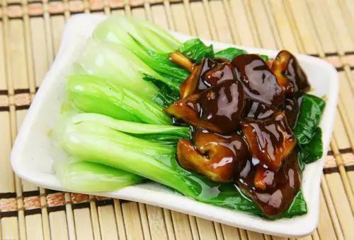 Đầu bếp nhà hàng chỉ ra 3 cách thần kì để rau xào luôn xanh mướt đẹp mắt, căng mọng lại giòn ngon xuất sắc-1