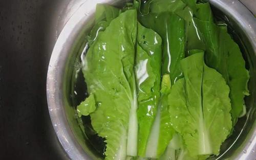 Đầu bếp nhà hàng chỉ ra 3 cách thần kì để rau xào luôn xanh mướt đẹp mắt, căng mọng lại giòn ngon xuất sắc-2