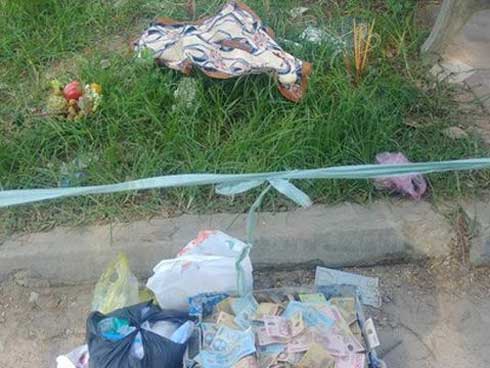 Bức tường lớn đổ sập trên phố Lê Thái Tổ, Hà Nội khiến nhiều người sợ hãi-8