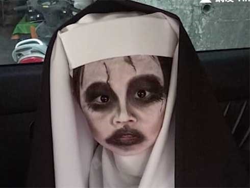 Sau cô bé Vô Diện, dân tình lại được phen cười nghiêng ngả với màn cosplay