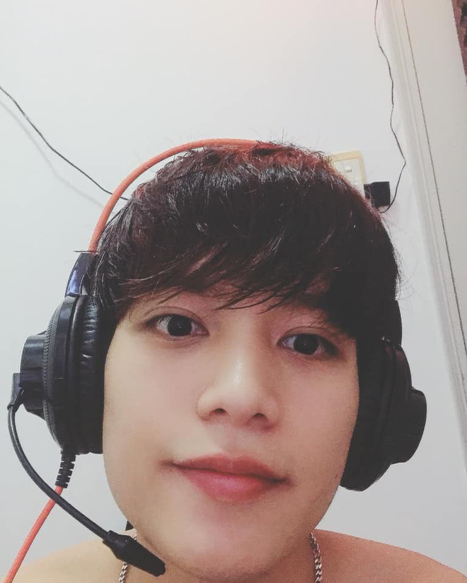 Thấy crush mới chia tay bạn trai, thanh niên liền hát tặng 1 bài và cái kết không ngờ-6